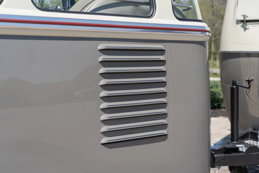 1962 Volkswagen Split-Window Bus - Image 11 of 31