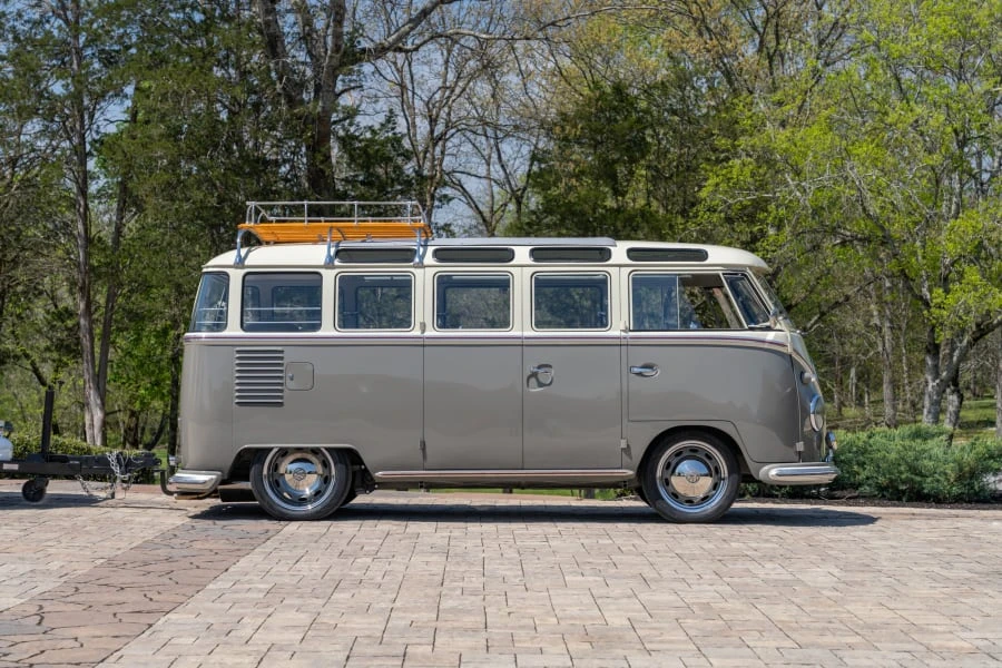 1962 Volkswagen Split-Window Bus - Image 2 of 31