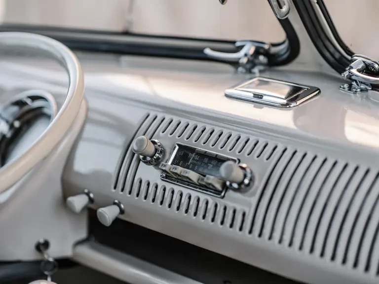 1962 Volkswagen Split-Window Bus - Image 21 of 31