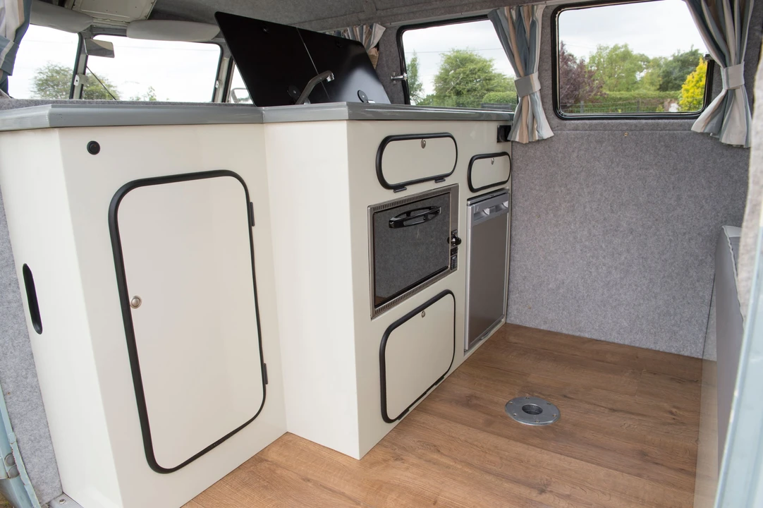 1962 Volkswagen Split-Window Camper - Image 2 of 31