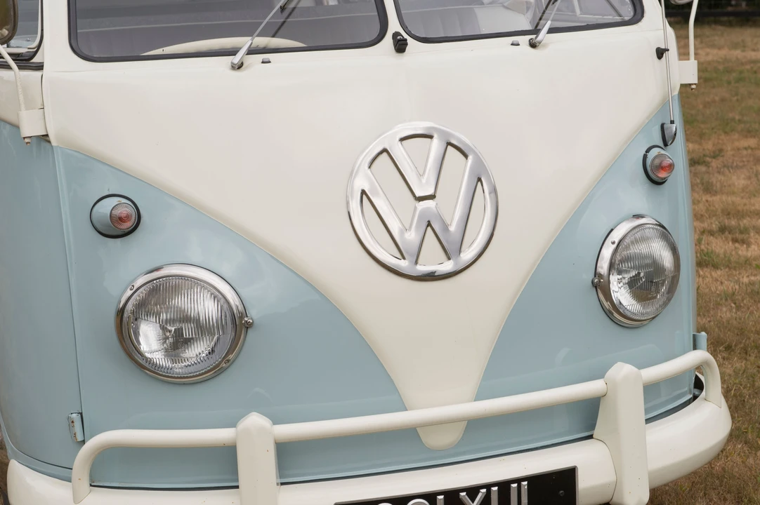 1962 Volkswagen Split-Window Camper - Image 9 of 31