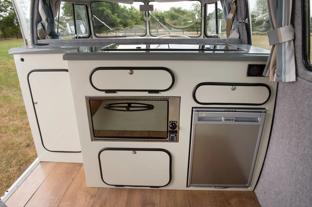 1962 Volkswagen Split-Window Camper - Image 4 of 31