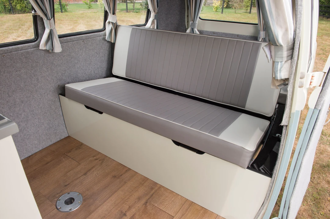 1962 Volkswagen Split-Window Camper - Image 6 of 31