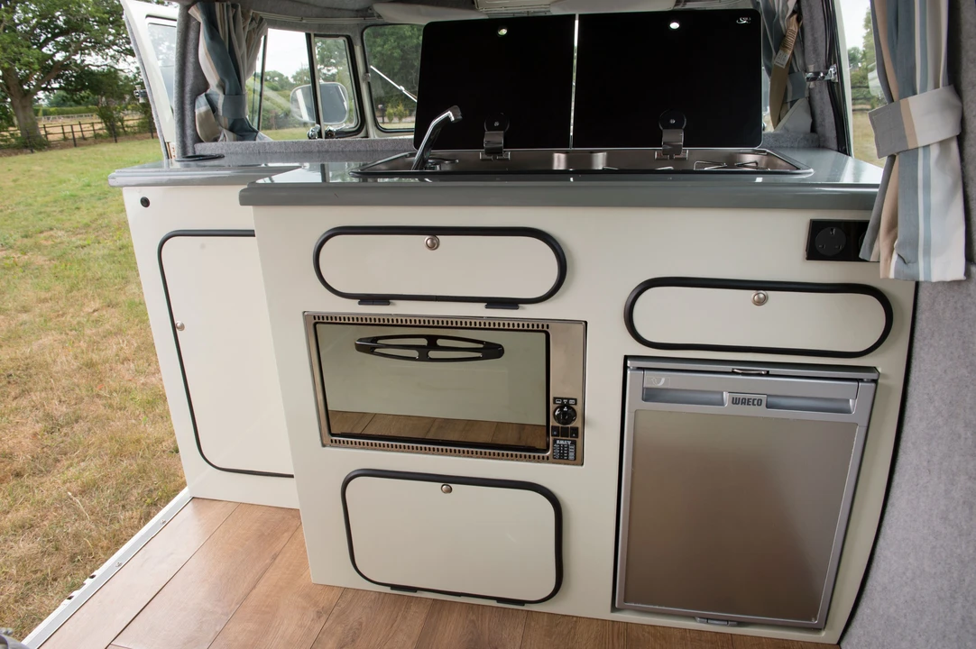 1962 Volkswagen Split-Window Camper - Image 3 of 31