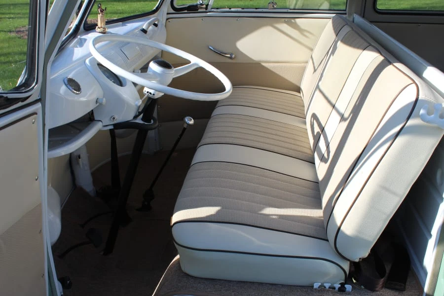1962 Volkswagen Split-Window Bus - Image 4 of 10