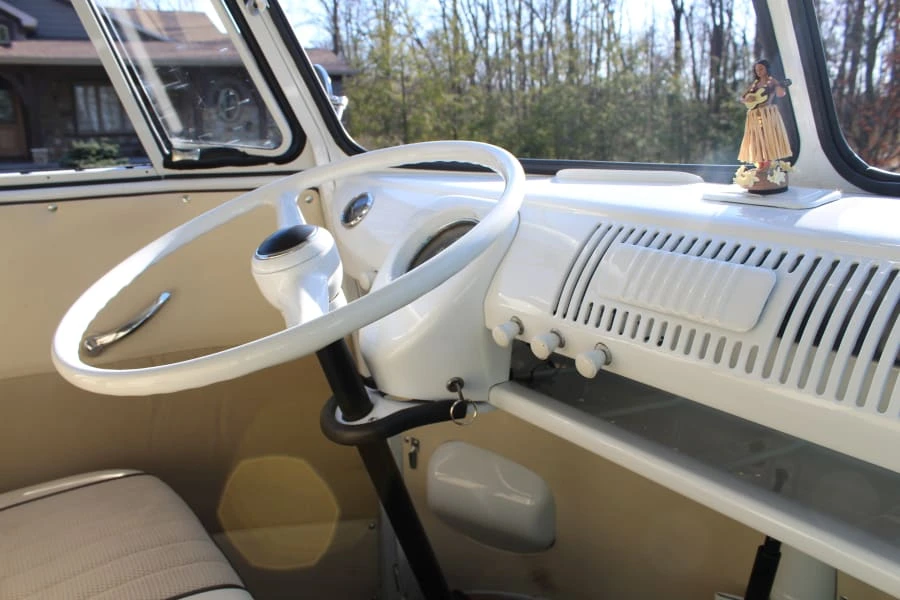1962 Volkswagen Split-Window Bus - Image 3 of 10