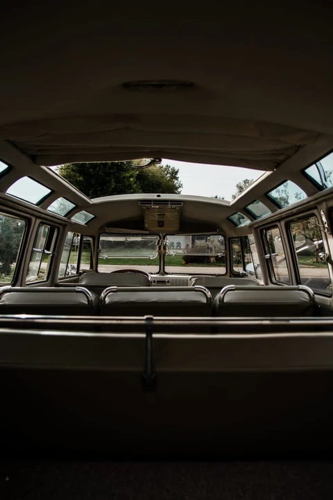 1962 Volkswagen Split-Window Bus - Image 25 of 31