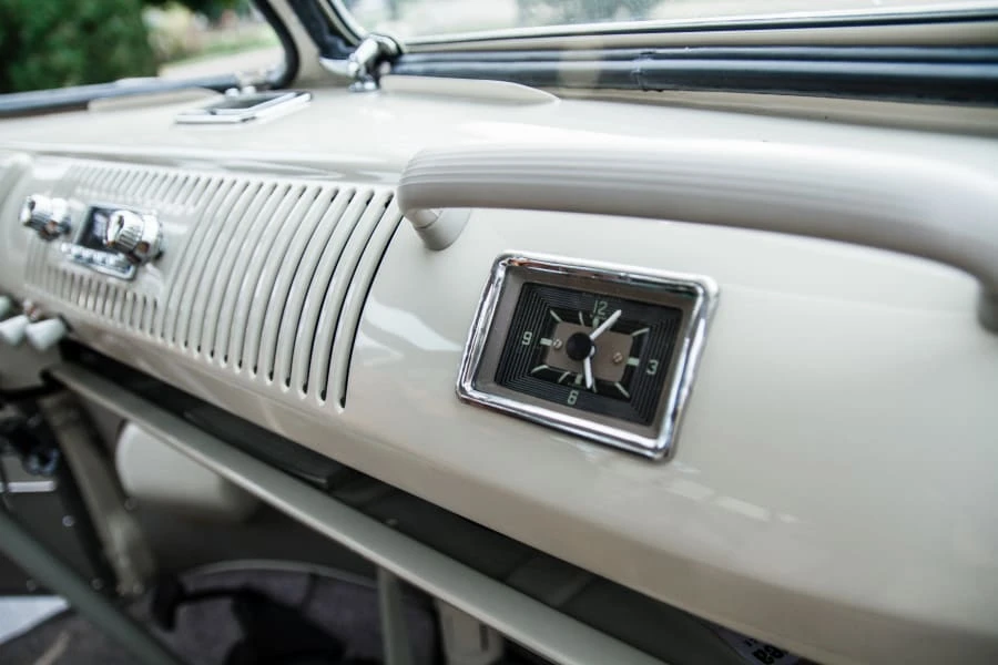 1962 Volkswagen Split-Window Bus - Image 29 of 31