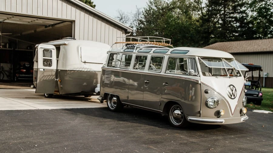 1962 Volkswagen Split-Window Bus - Image 2 of 31