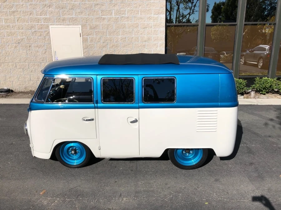 1962 Volkswagen Split-Window Bus - Image 2 of 9