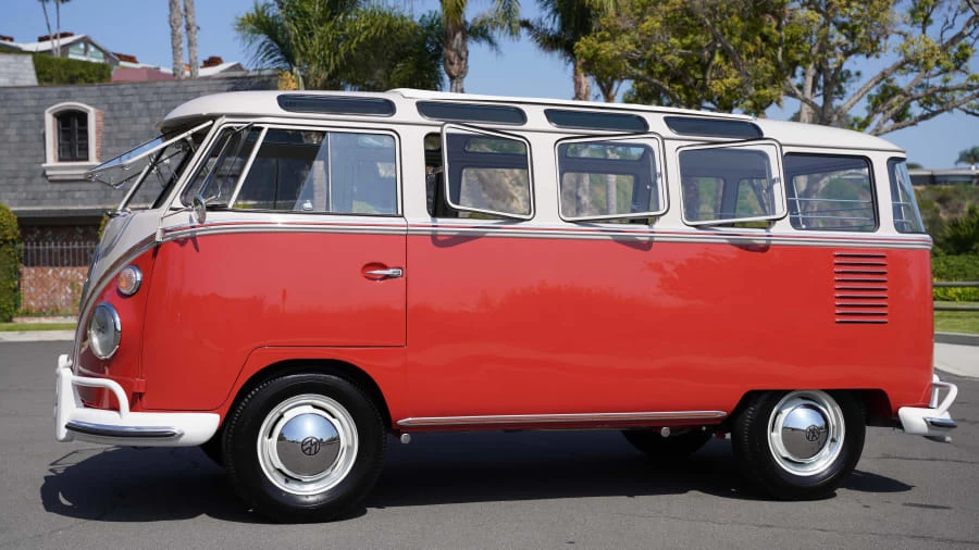 1962 Volkswagen Split-Window Bus - Image 2 of 31