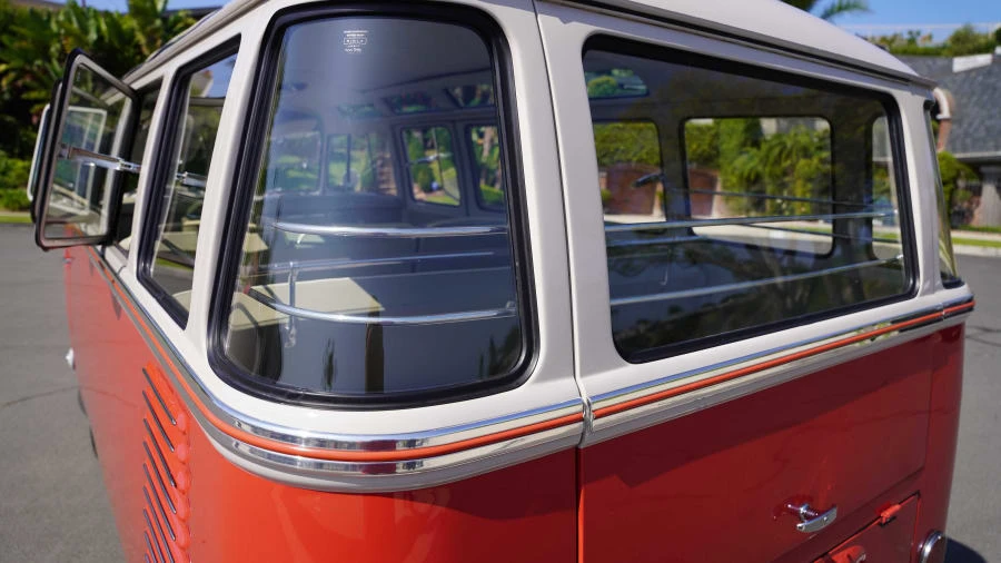 1962 Volkswagen Split-Window Bus - Image 17 of 31