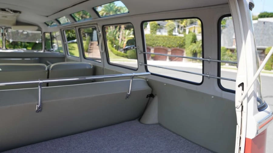 1962 Volkswagen Split-Window Bus - Image 25 of 31