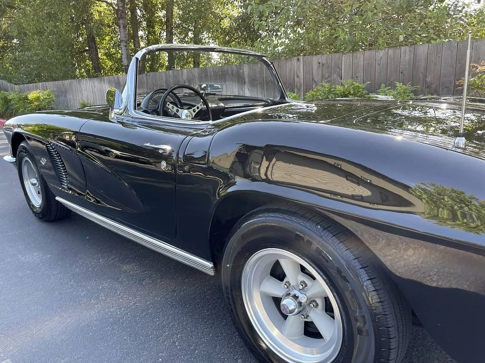 1962 Chevrolet Corvette C1 - Image 11 of 24