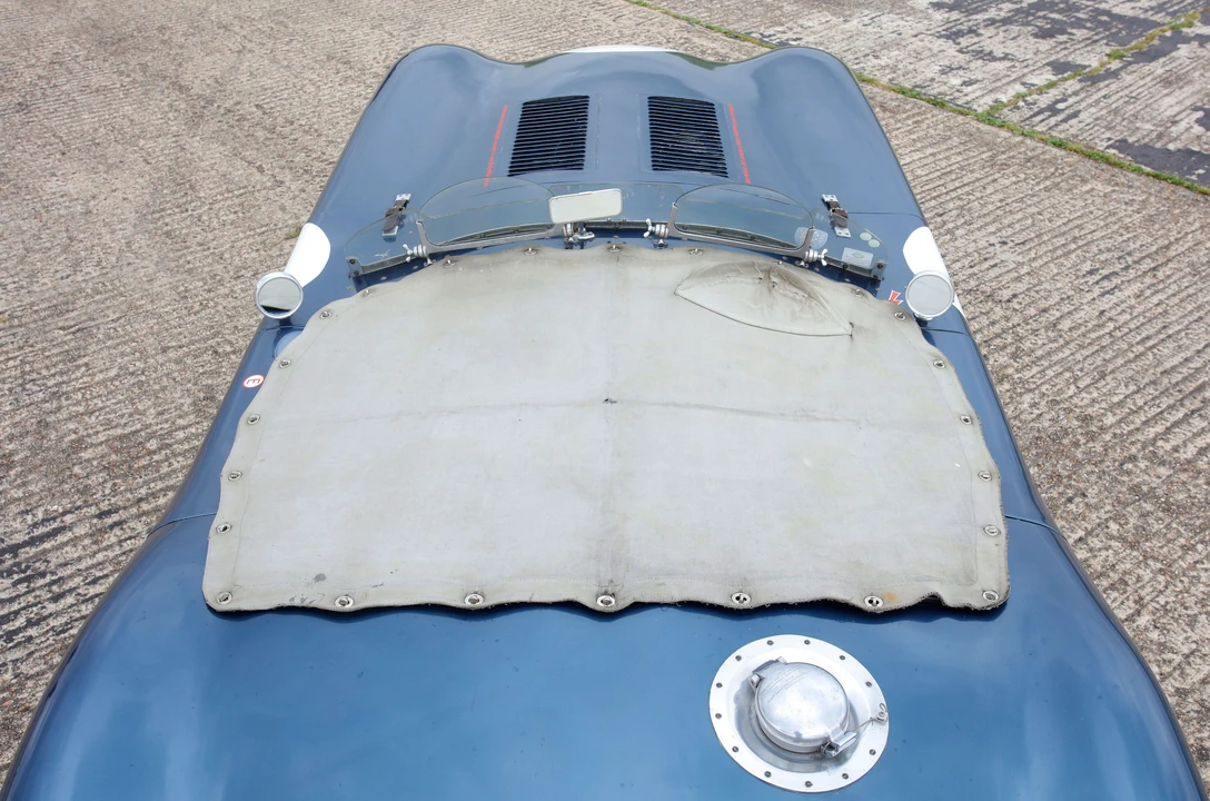 Jaguar Replica - Image 13 of 31