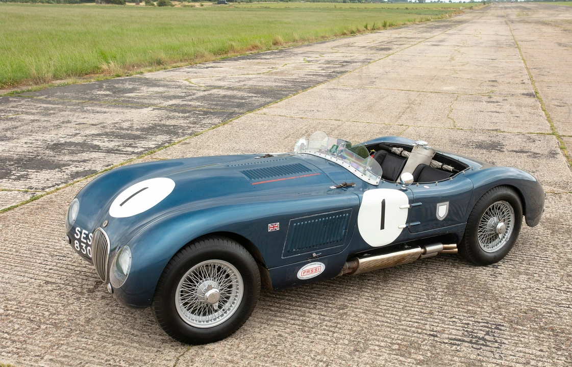 Jaguar Replica - Image 25 of 31