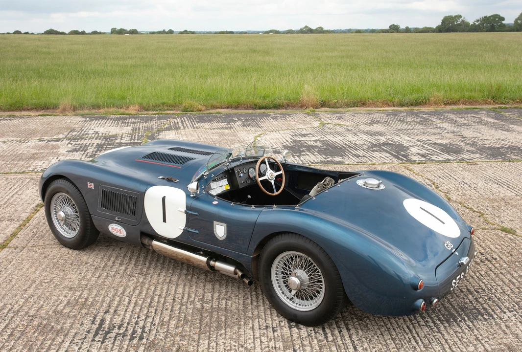 Jaguar Replica - Image 14 of 31