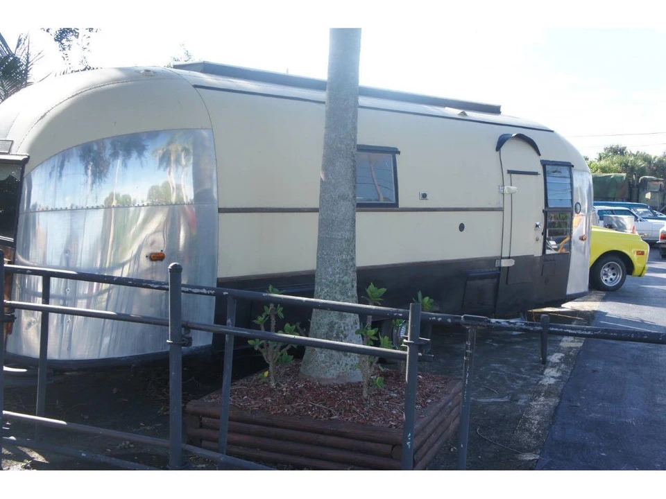1963 Airstream - Image 2 of 26