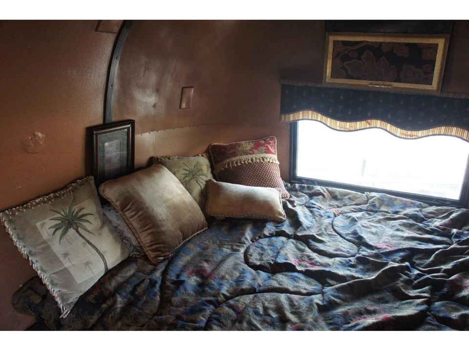 1963 Airstream - Image 9 of 26