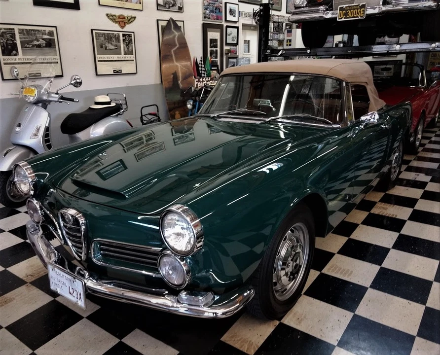 1963 Alfa Romeo 2600 - Image 14 of 31