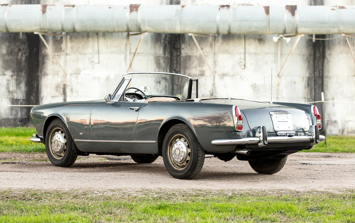 1963 Alfa Romeo 2600 - Image 5 of 23