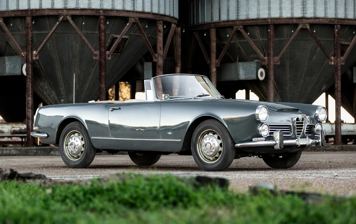 1963 Alfa Romeo 2600 - Image 12 of 23