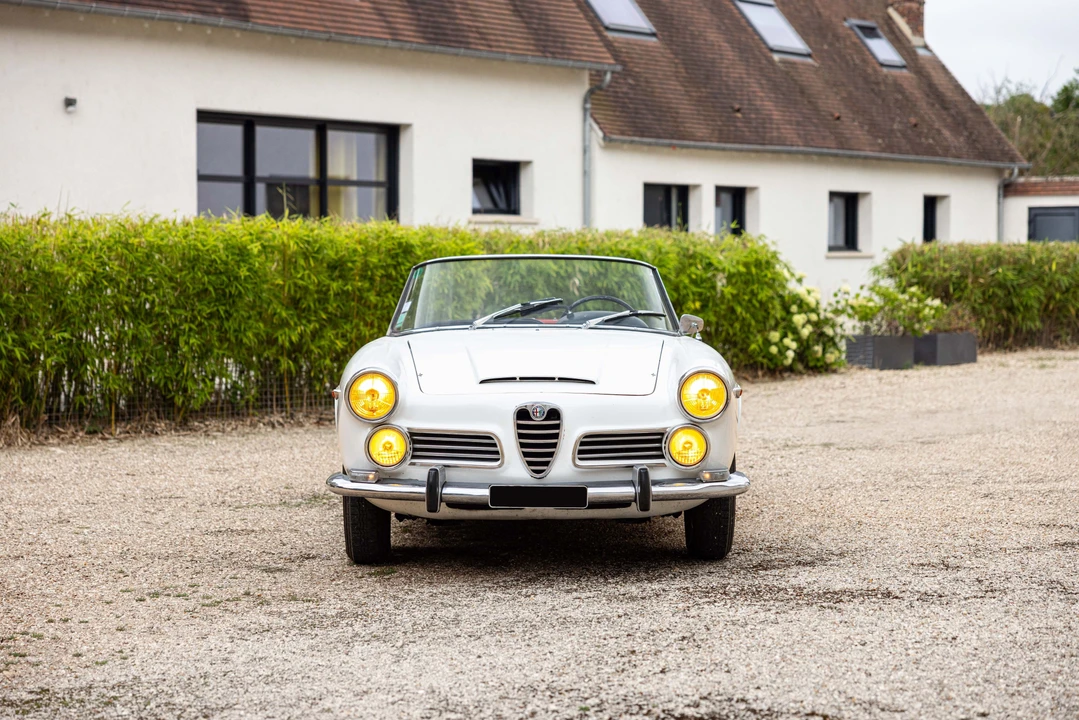 1963 Alfa Romeo 2600 - Image 25 of 31