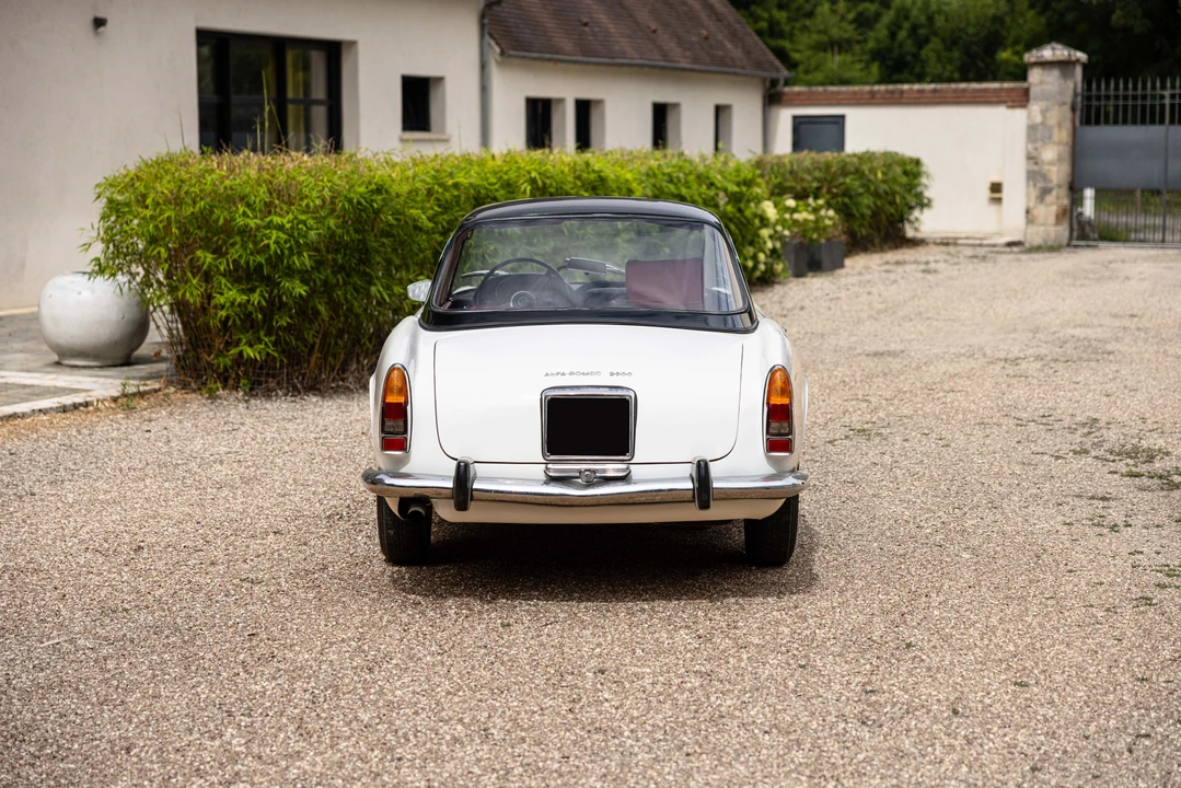 1963 Alfa Romeo 2600 - Image 3 of 31