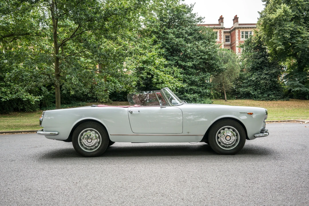 1963 Alfa Romeo 2600 - Image 17 of 20