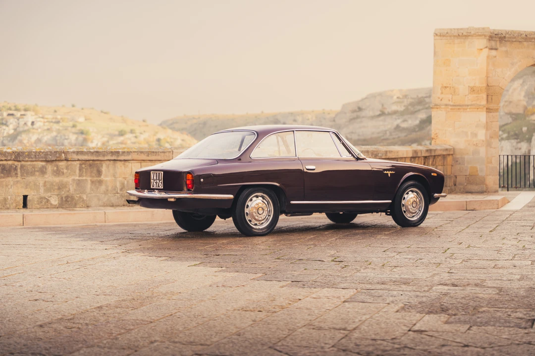 1963 Alfa Romeo 2600 - Image 21 of 31