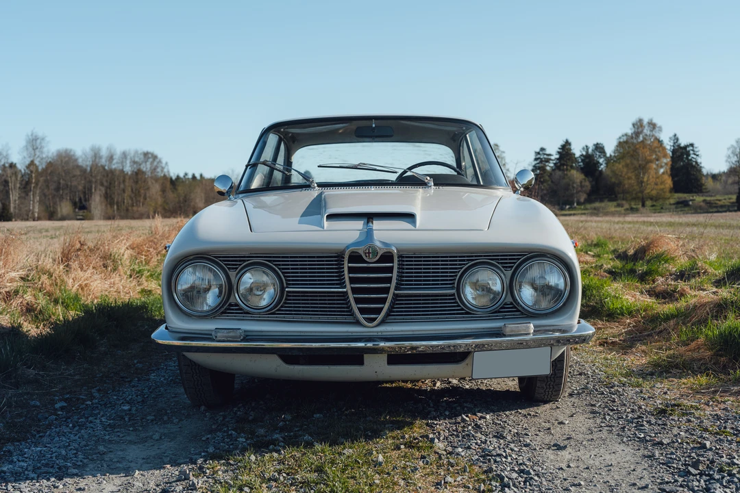 1963 Alfa Romeo 2600 - Image 10 of 31