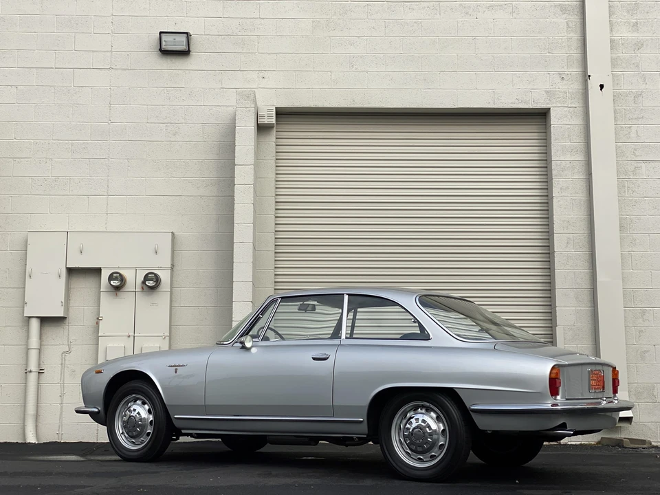 1963 Alfa Romeo 2600 - Image 14 of 31