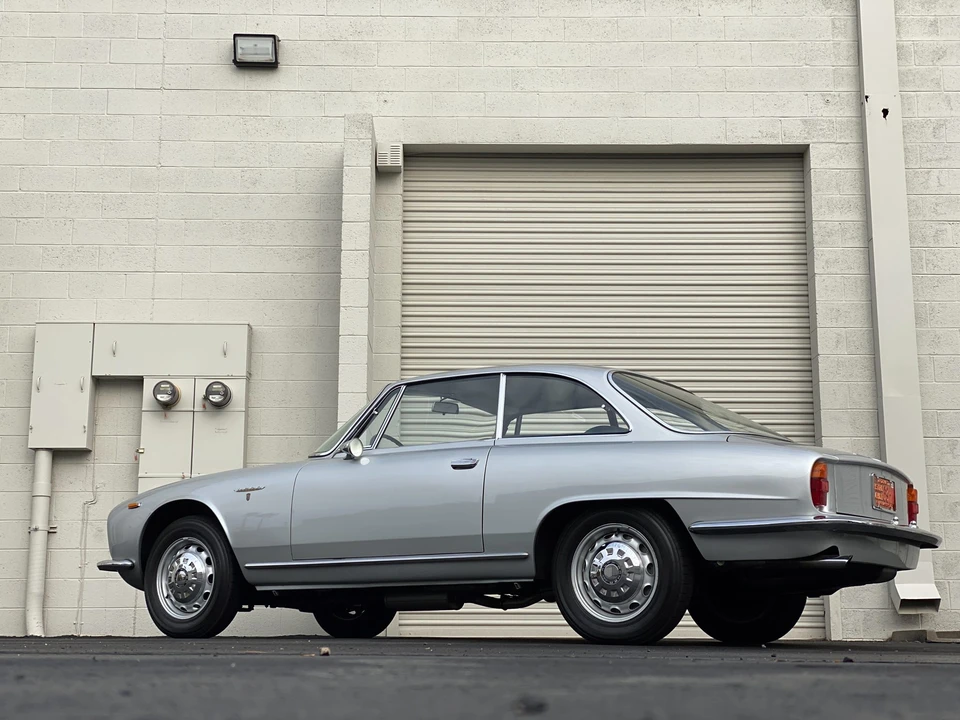 1963 Alfa Romeo 2600 - Image 15 of 31