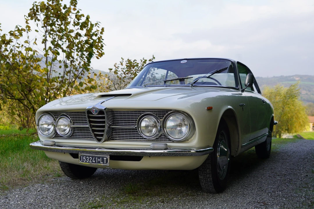 1963 Alfa Romeo 2600 - Image 3 of 31