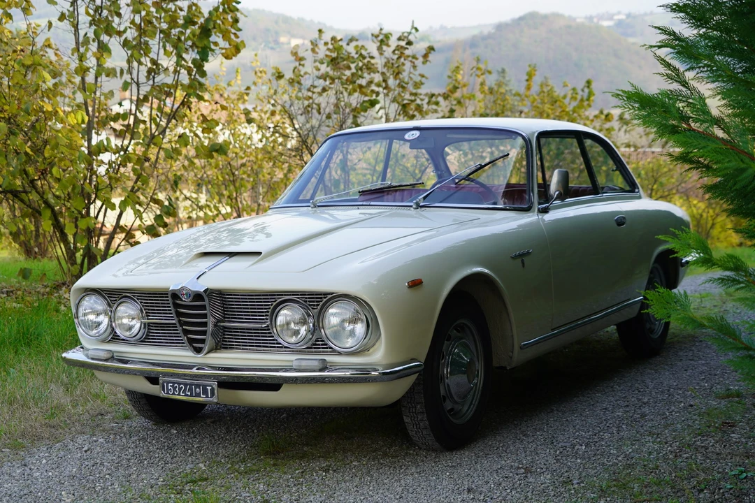 1963 Alfa Romeo 2600 - Image 4 of 31