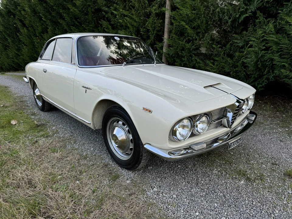 1963 Alfa Romeo 2600 - Image 14 of 31