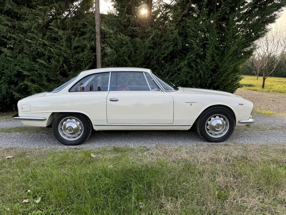 1963 Alfa Romeo 2600 - Image 13 of 31
