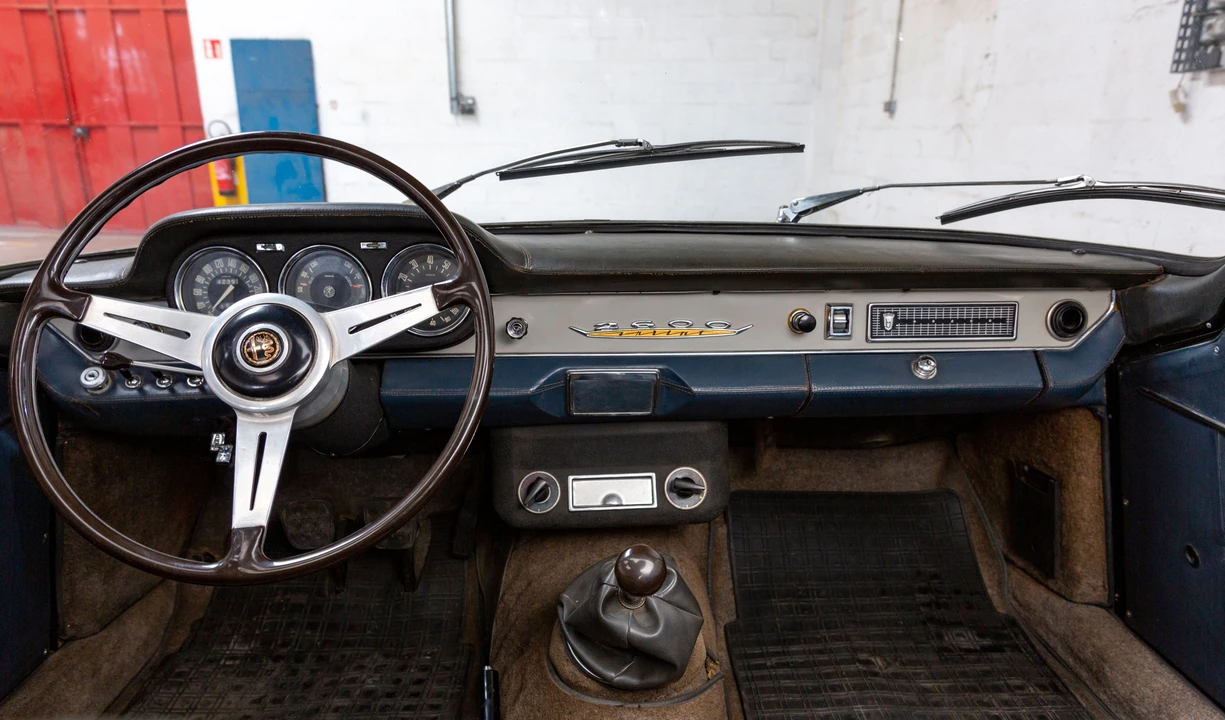 1963 Alfa Romeo 2600 - Image 30 of 31