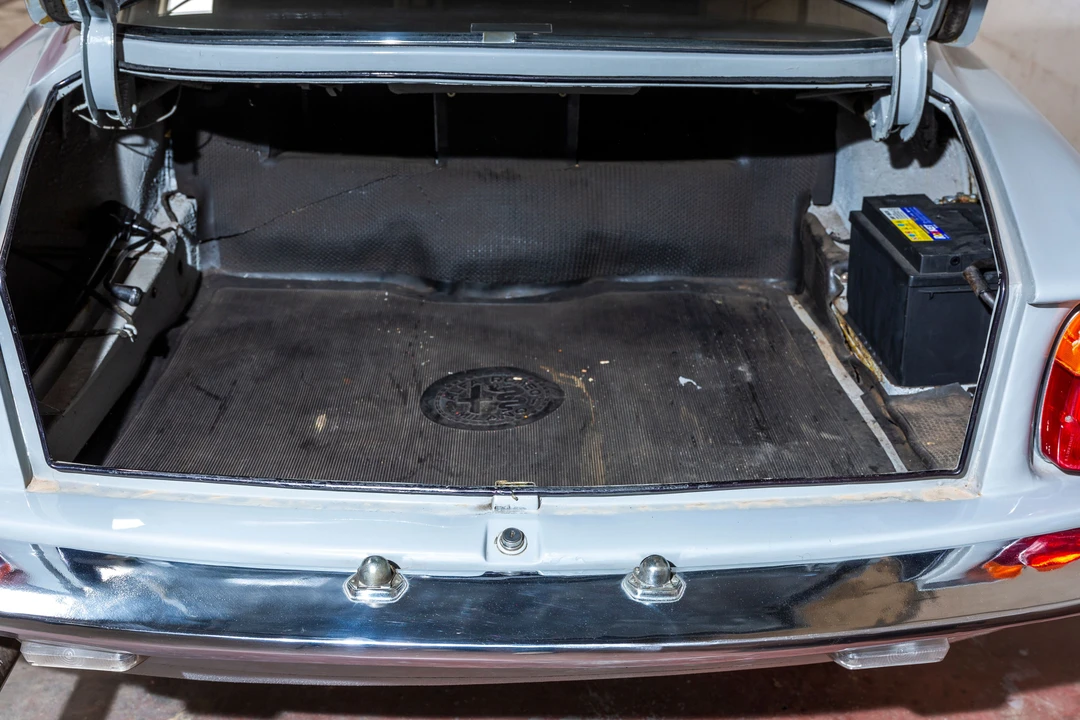 1963 Alfa Romeo 2600 - Image 25 of 31