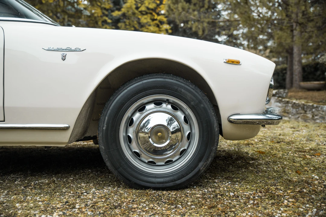 1963 Alfa Romeo 2600 - Image 20 of 31