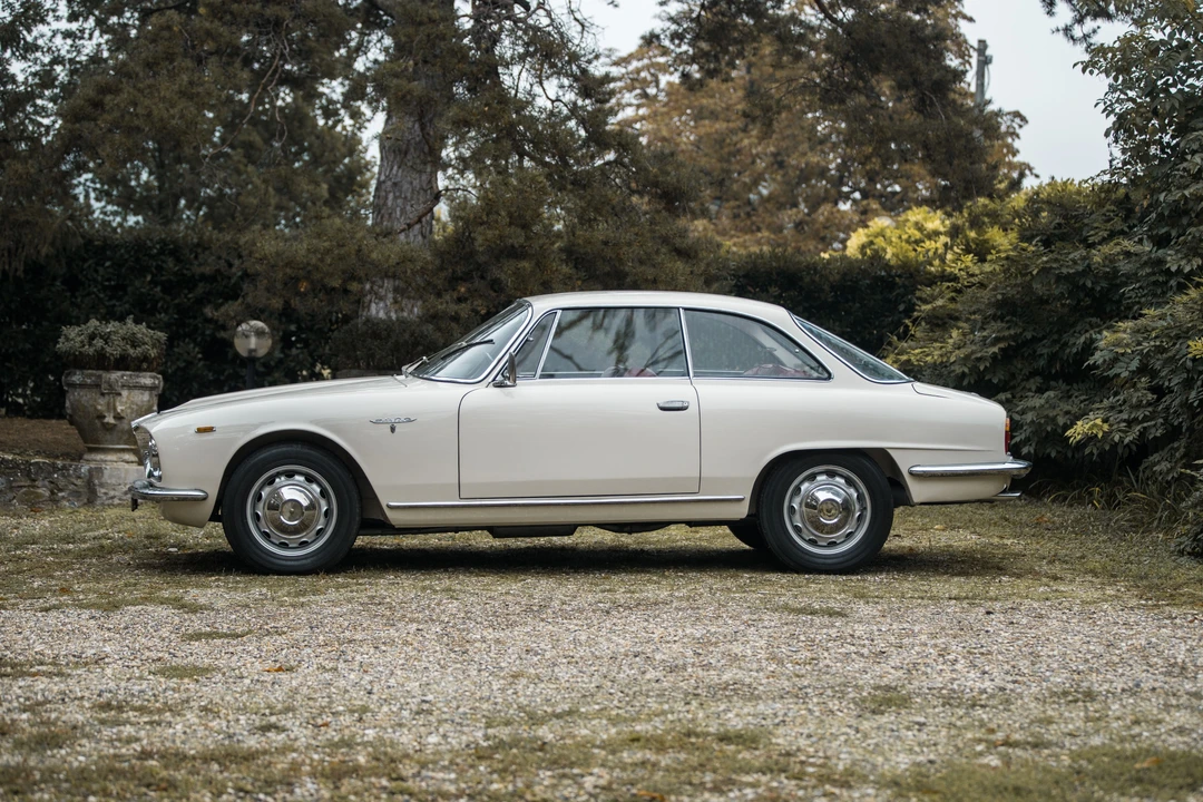 1963 Alfa Romeo 2600 - Image 7 of 31