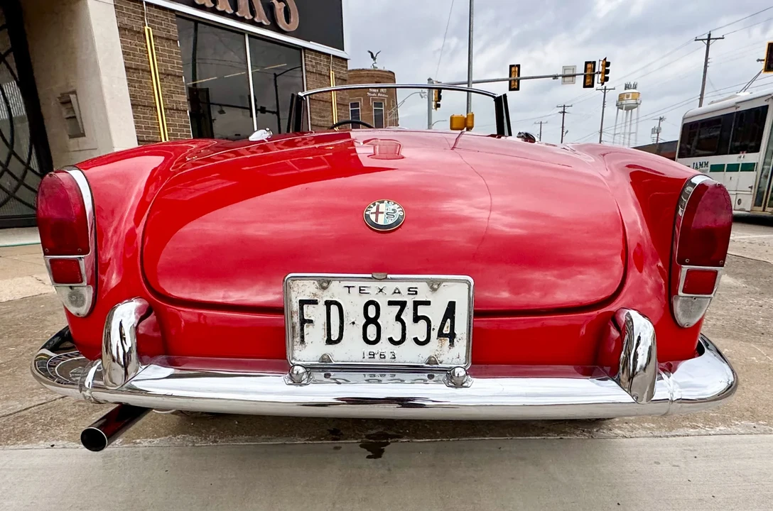 1963 Alfa Romeo 105/115 Series Spider - Image 18 of 31