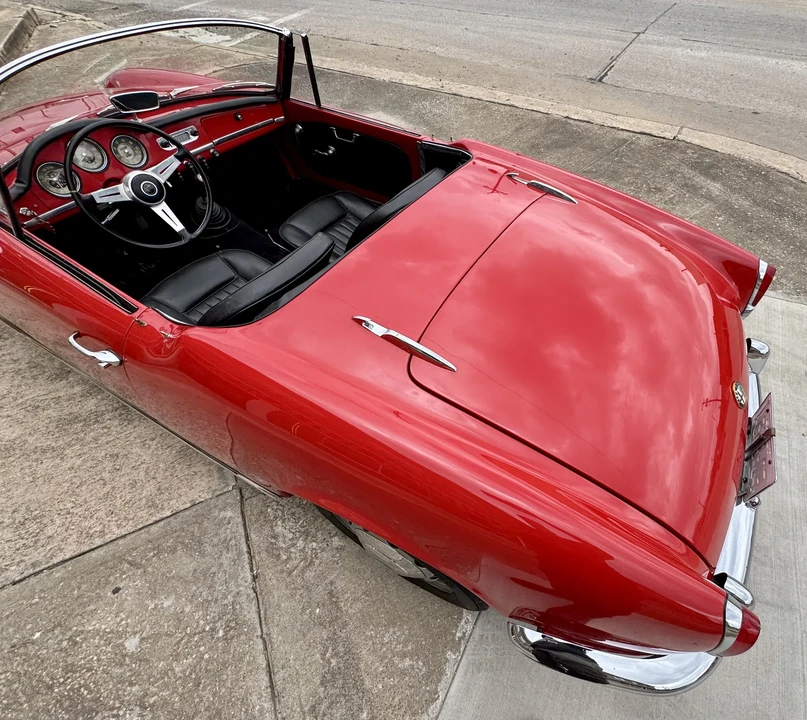 1963 Alfa Romeo 105/115 Series Spider - Image 12 of 31