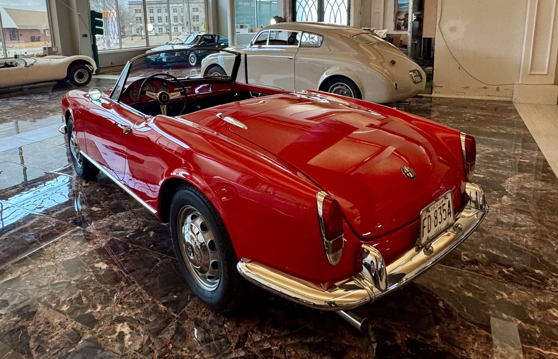 1963 Alfa Romeo 105/115 Series Spider - Image 14 of 31