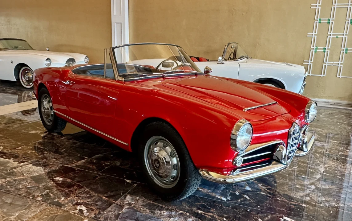 1963 Alfa Romeo 105/115 Series Spider - Image 30 of 31