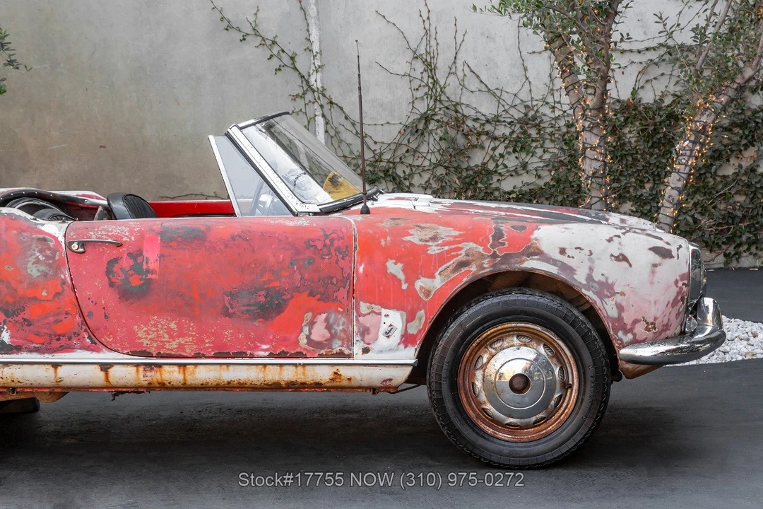 1963 Alfa Romeo 105/115 Series Spider - Image 11 of 31