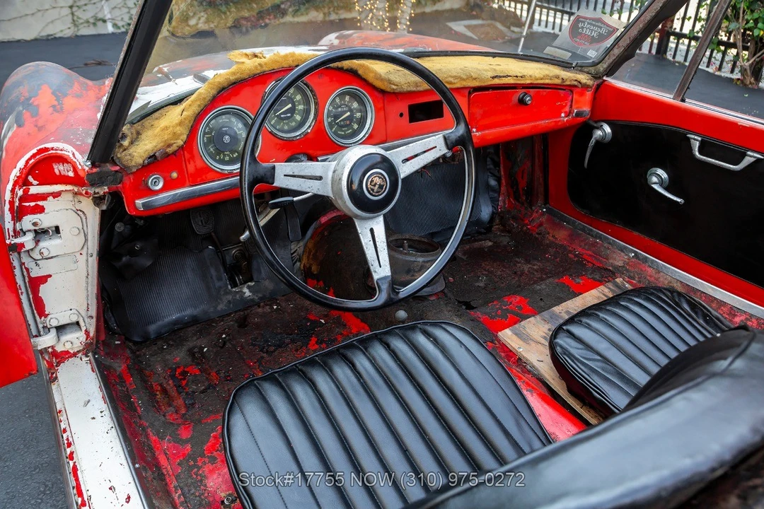 1963 Alfa Romeo 105/115 Series Spider - Image 18 of 31