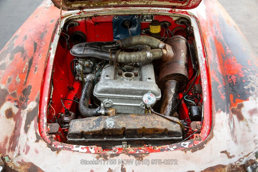 1963 Alfa Romeo 105/115 Series Spider - Image 28 of 31
