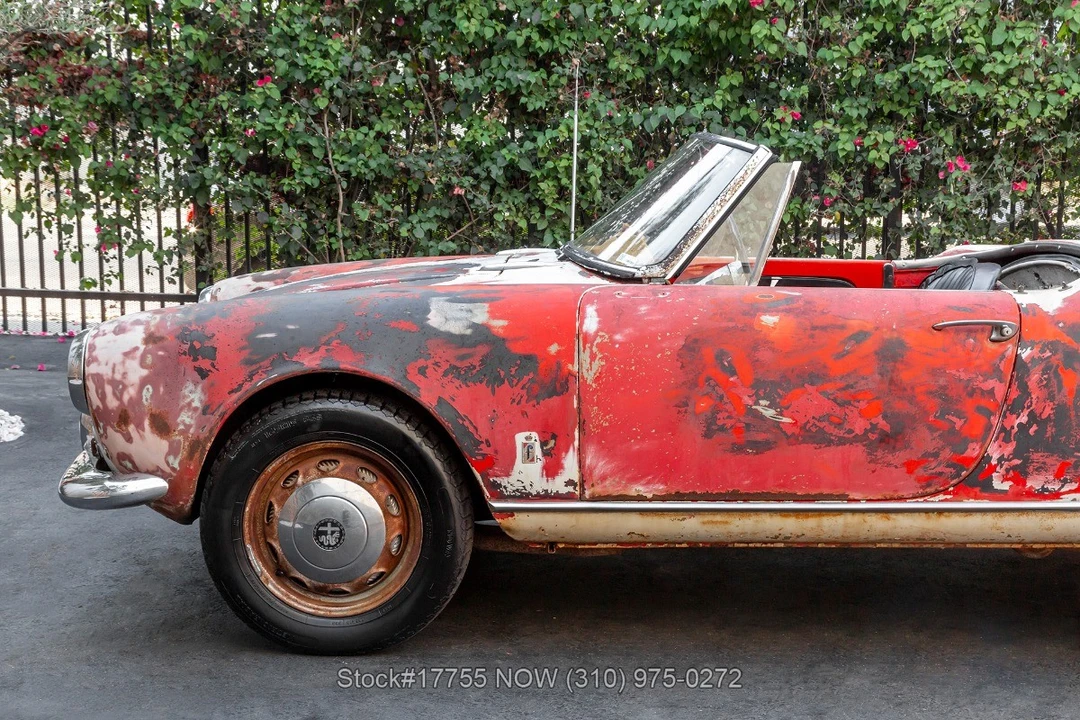 1963 Alfa Romeo 105/115 Series Spider - Image 13 of 31