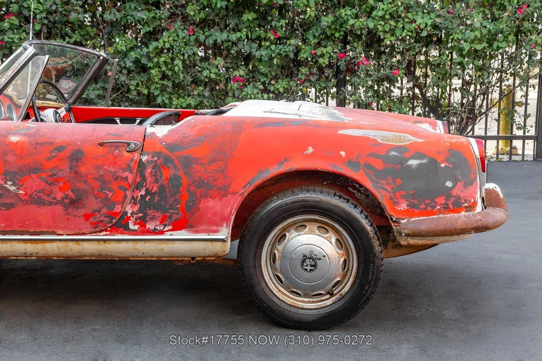 1963 Alfa Romeo 105/115 Series Spider - Image 14 of 31